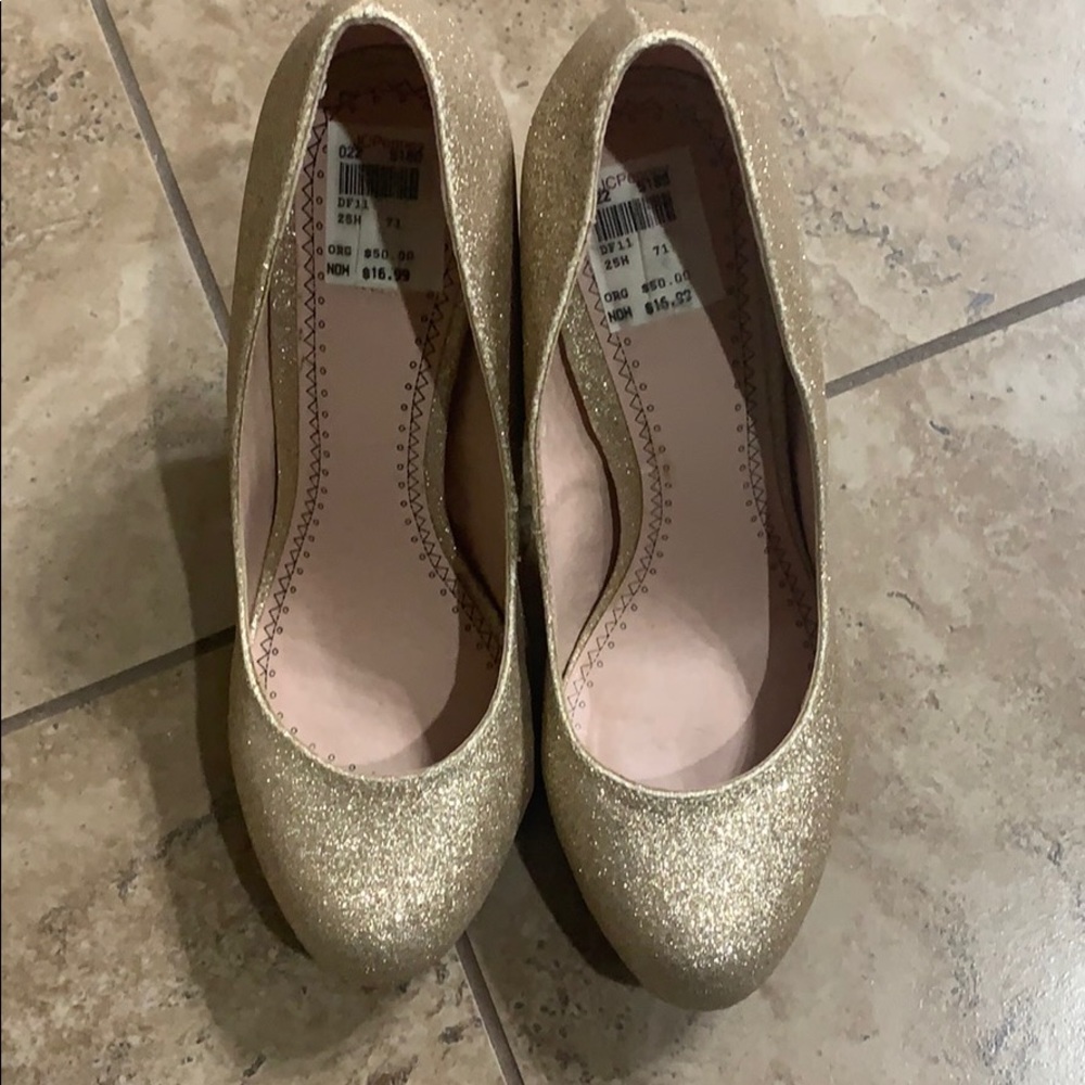 Size 9 gold glitter heels (worn twice)
